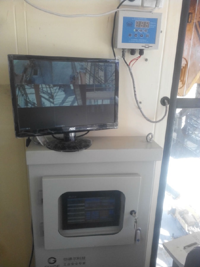 內蒙古蘭石門式起重機安全監控系統現場安裝圖六